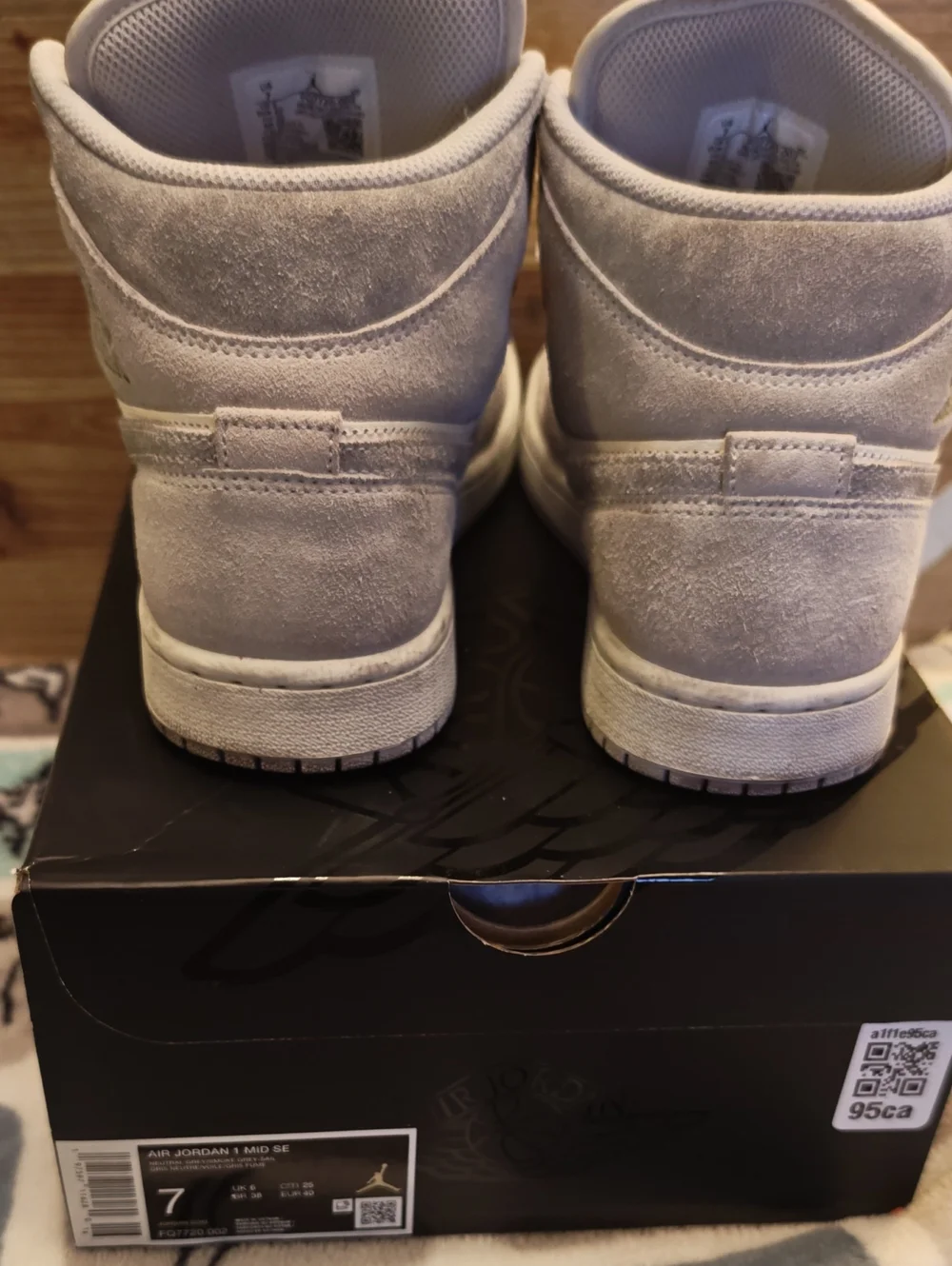 Nike Jordan 1 Mid SE Men's Size 7